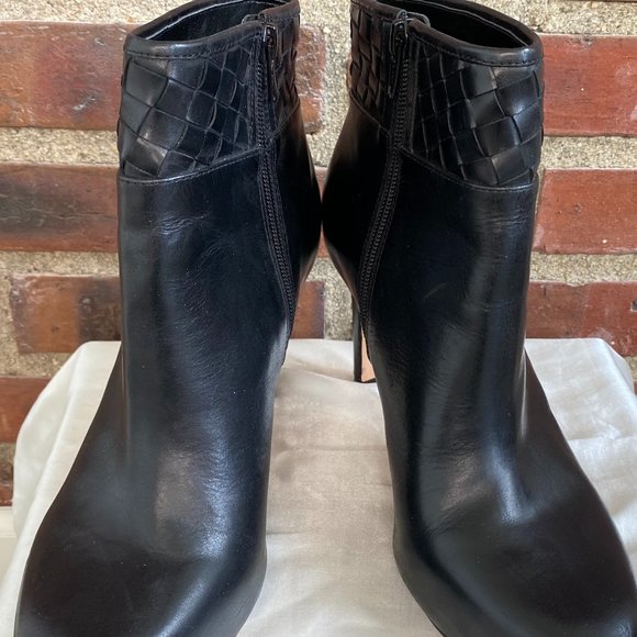 Antonio Melani Black Heeled Leather Ankle Booties - Picture 3 of 11